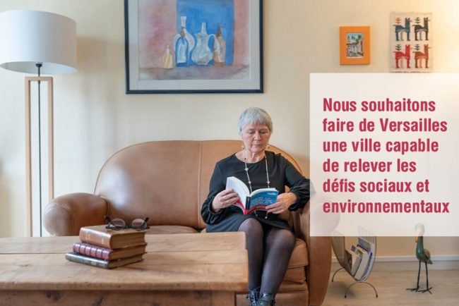 Portrait de Danielle Legue en train de lire